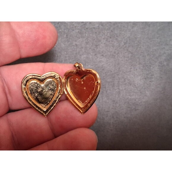 Vintage Heart Photo Locket Pendant Purple Stone - Picture 3 of 3